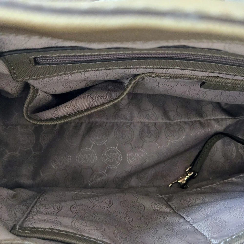 Michael Kors Tan Tote Bag Goldtone  Chain - Picture 8 of 10